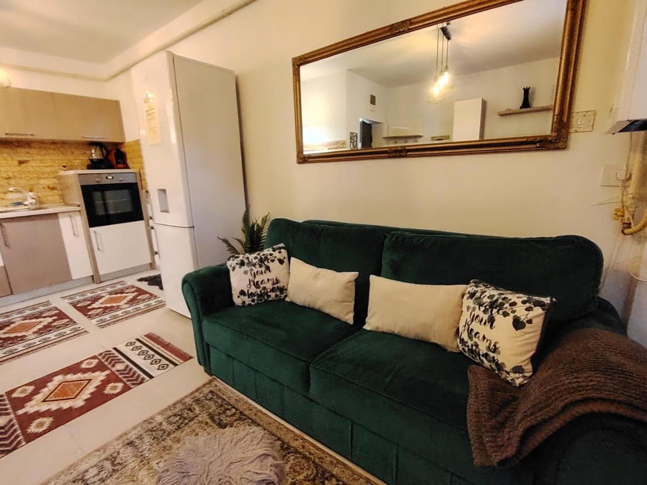 Charm 2 Palas Apartment Iasi Ngoại thất bức ảnh